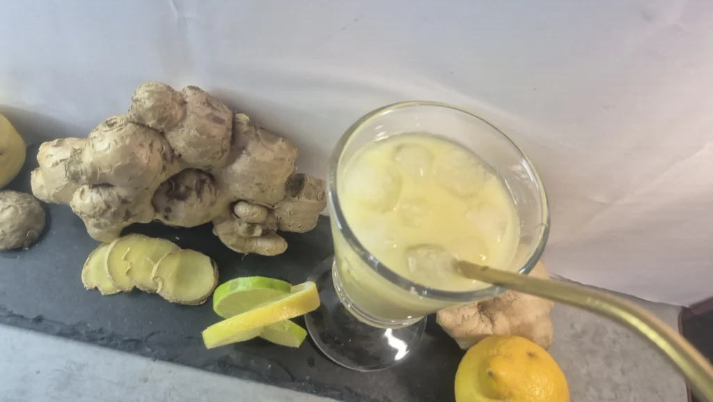 Jus detox jus de gingembre, jus de citron, immunité remèdes naturel, bien-etre belisataweer