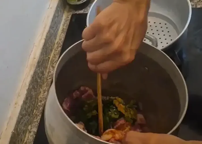 Couscous agneau remuer la viande belisataweer (1)