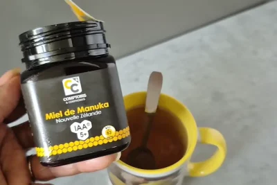 Miel de manuka, thé vert, belisataweer