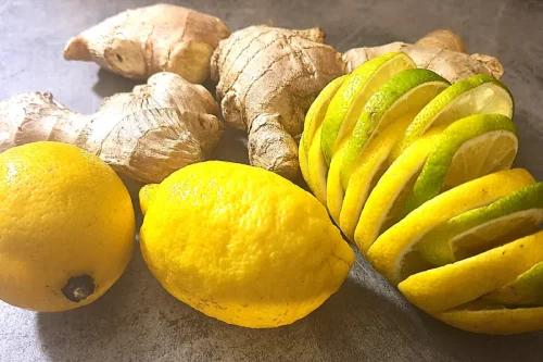 Jus détox, jus de gingembre citron fruit et légume à volonté, avec ou sans gluten belisataweer