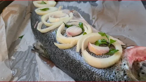 saumon au four, sardine frit, courboullon de rascasse belisataweer Saumon au four, sardine frit, courboullon de rascasse belisataweer